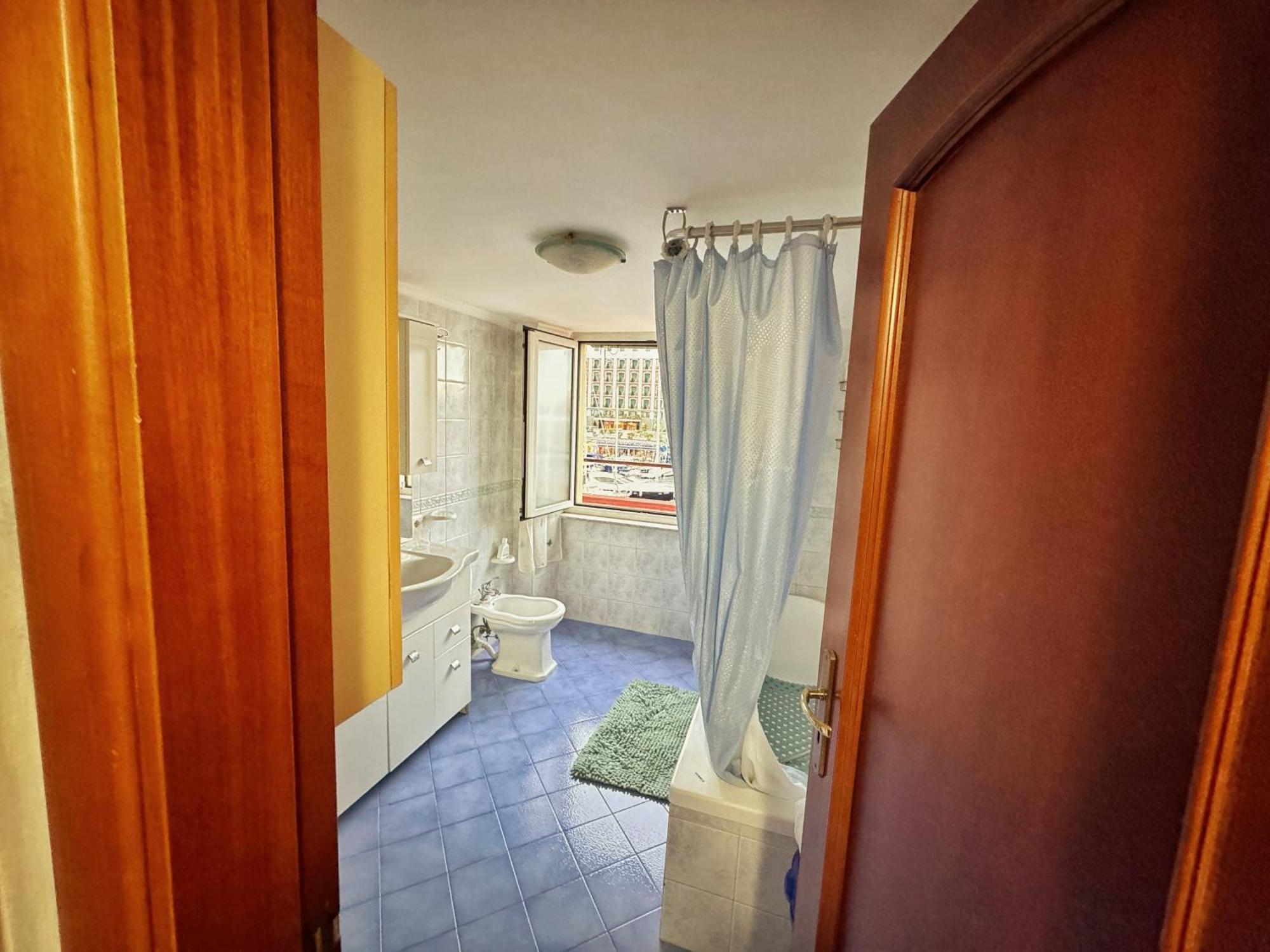 Апартаменты Laura House Неаполь Экстерьер фото