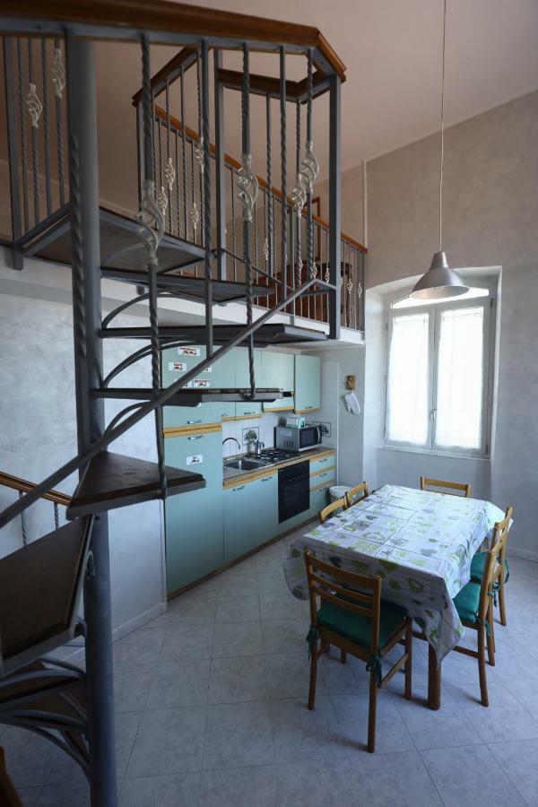 Апартаменты Laura House Неаполь Экстерьер фото